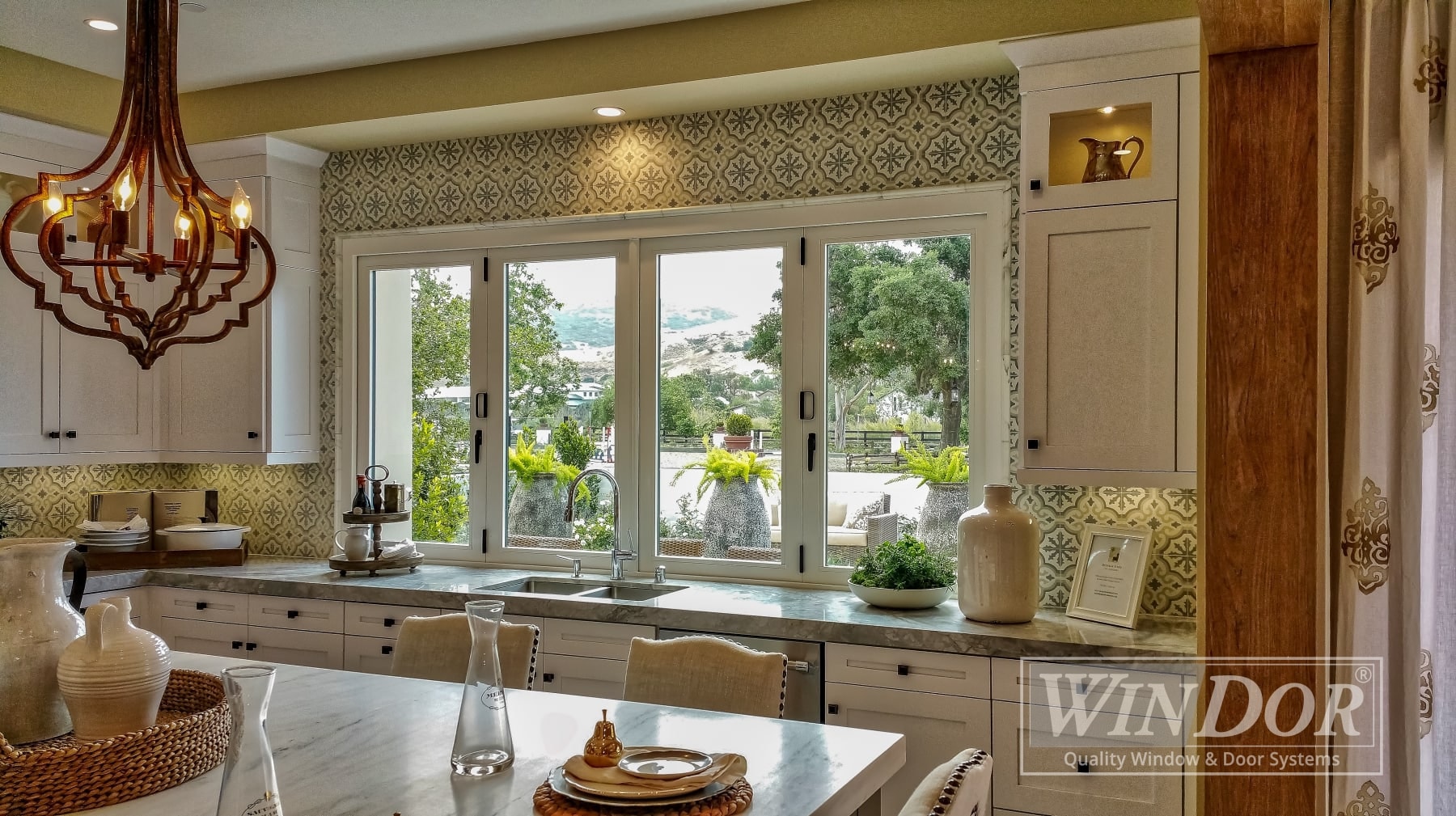 Bi fold window